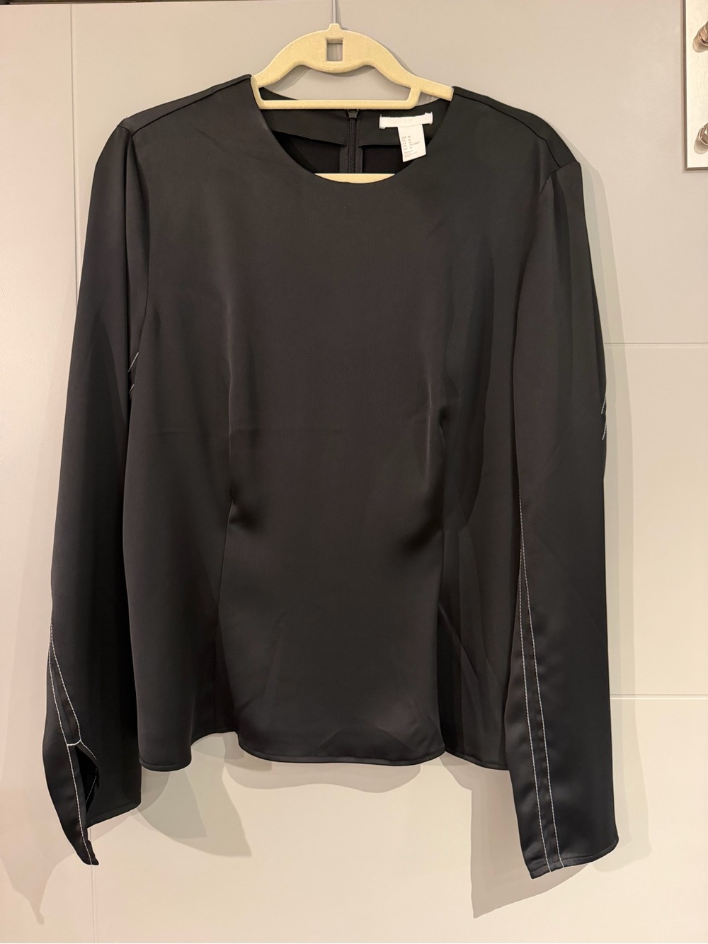Elegant Black Long-Sleeve Women’s Top - Brand: